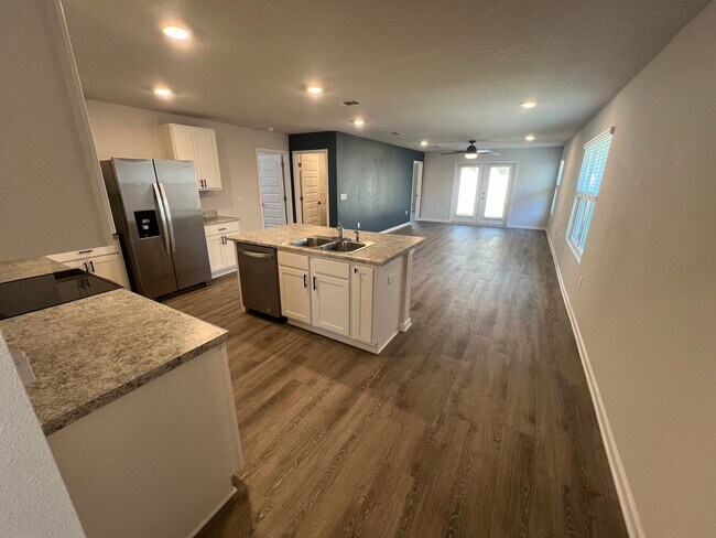 Foto del edificio - Beautiful 3 Bedroom, 2 Bath Pace Home available !!