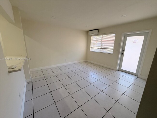 Foto del edificio - 95-97-97 NE 168th St