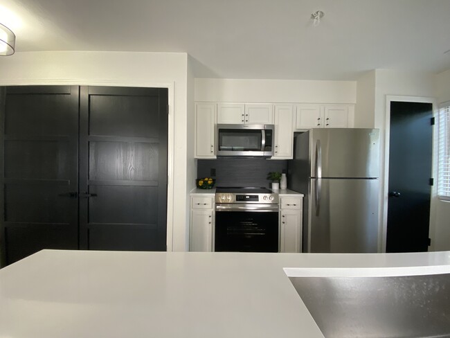 Building Photo - 1028 Minns Dr