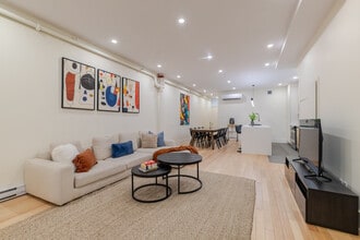 Building Photo - 3686 Boulevard Saint-Laurent-SI ID1602108P
