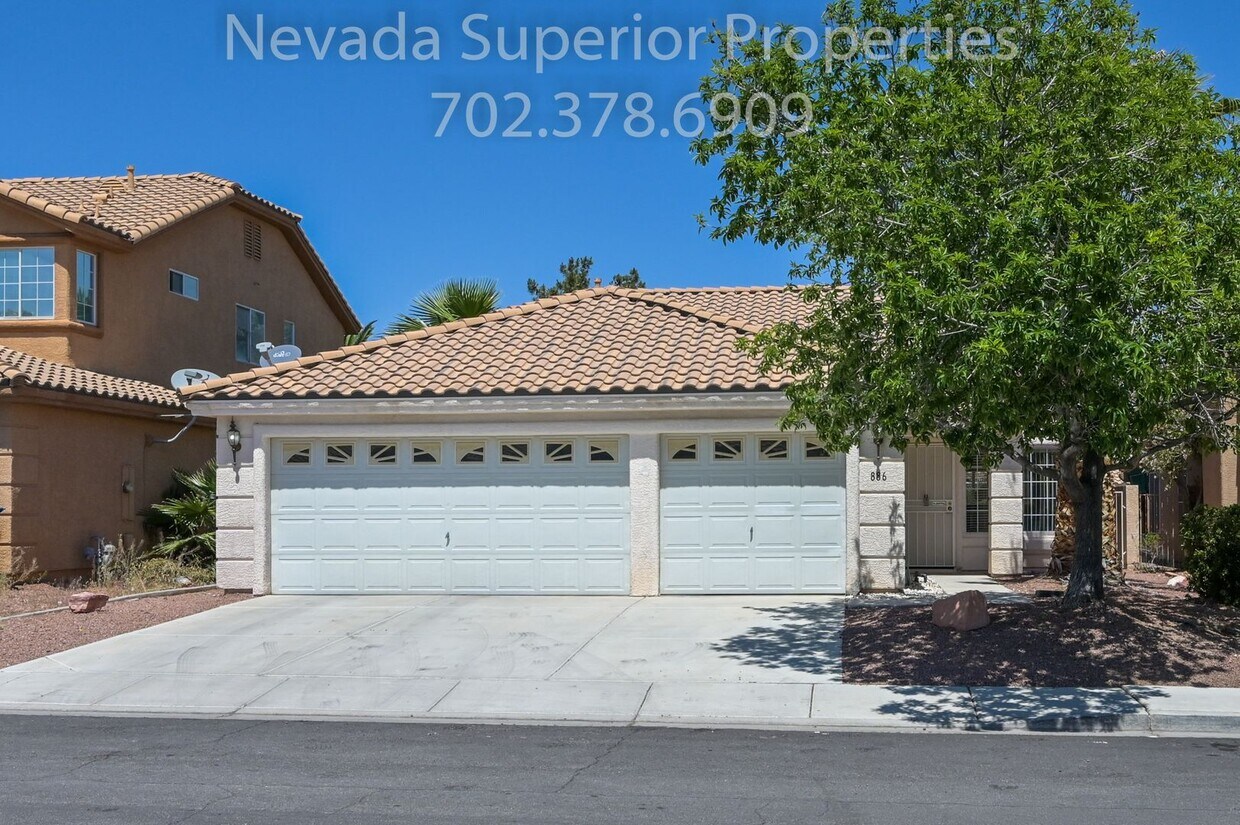 Primary Photo - SE Single Story 3 Bedroom Home!!! Low Main...