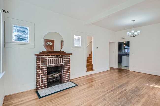 Foto del edificio - 3855 Winona Ct