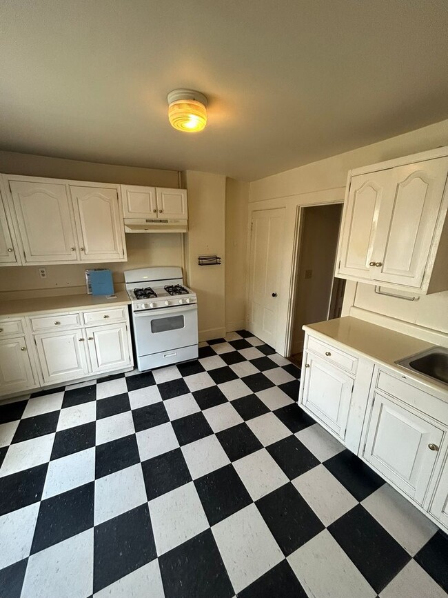 Photo - 149 N Union St Apartment