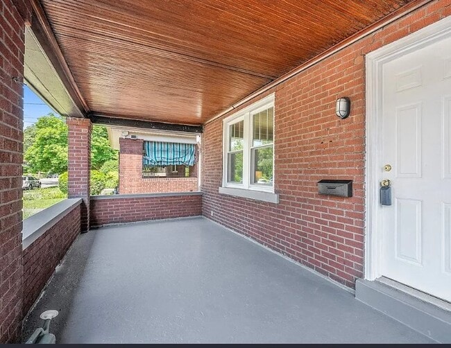 Building Photo - 5126 Beeler St