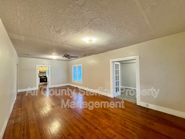 Foto del edificio - 235 SW Columbia Ave