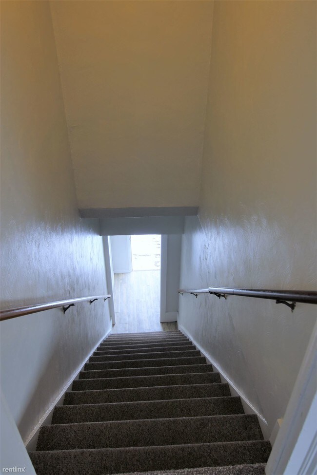 Foto del edificio - 1486 Montgomery Ave
