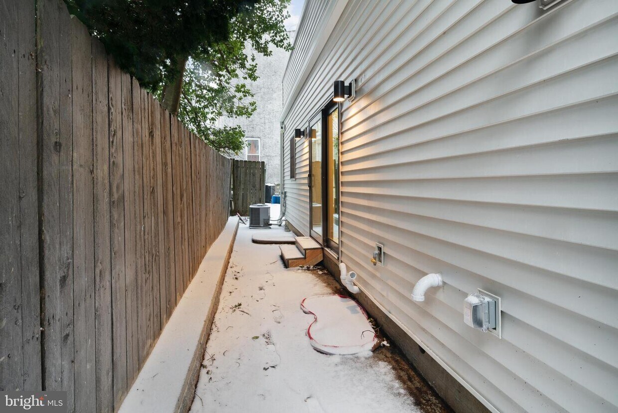 Foto principal - 6526 Ridge Ave