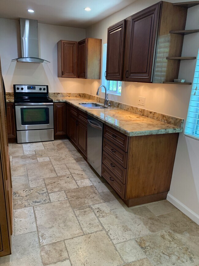 8490 Fountain Ave Unit 104, West Hollywood, CA 90069 Condo for Rent