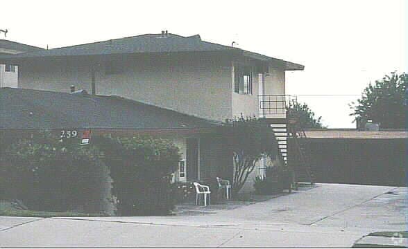 Building Photo - 259 E 49th St