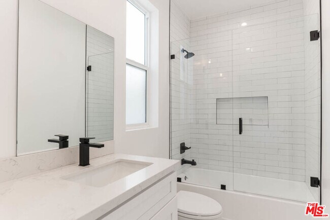 Foto del edificio - 1236 Beachwood Dr