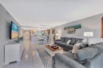 Building Photo - 12945 Vanderbilt Dr