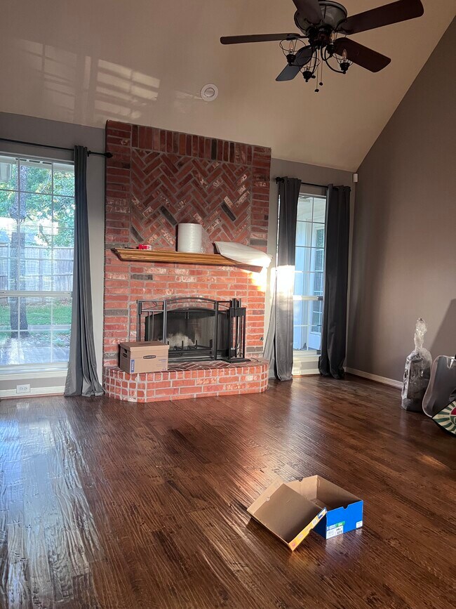 Foto del edificio - 1541 Valley Creek Rd