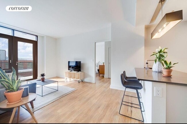 Building Photo - 595 Baltic St