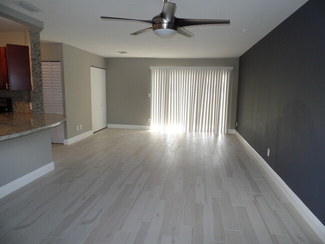 Foto del edificio - 3421 NW 44th St