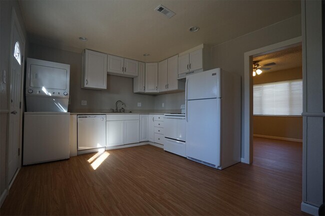 Photo - 1050 E 90th Ave House