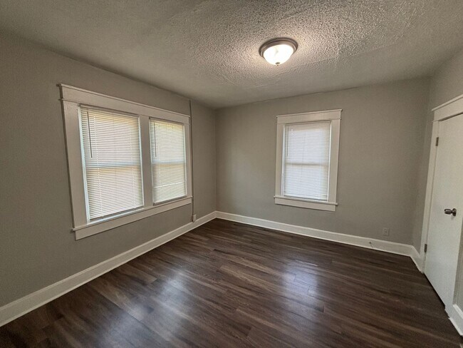 Foto del edificio - 852 N Holmes St