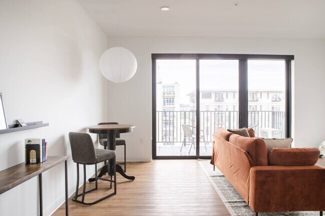 Foto del edificio - 1237 N Van Buren St