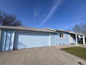 Building Photo - 260 W J St