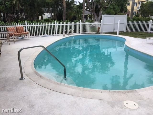 Building Photo - 4 br, 3 bath House - 50 Palm Sq