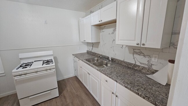 Foto del edificio - 3 Bed 1 bath home ready for immediate move in!