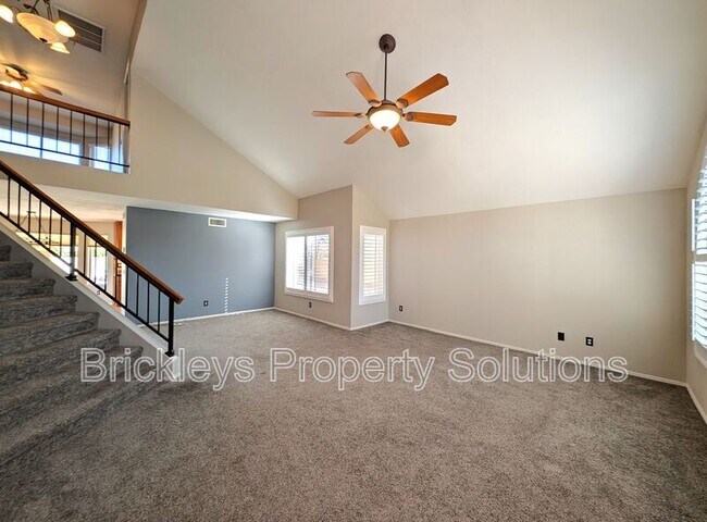 Foto del edificio - 2340 W Myrtle Dr