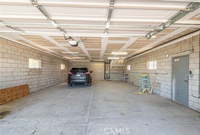 Building Photo - 17465 Lakeshore Dr