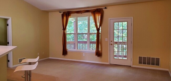 Foto del edificio - 1354 Fox Pointe Cir