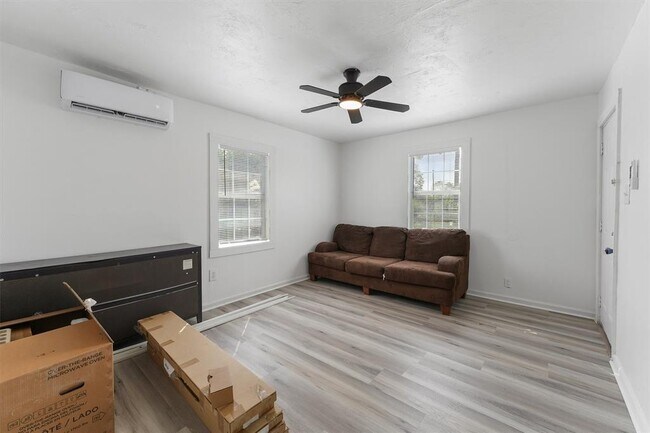 Foto del edificio - 8516 Spaulding St