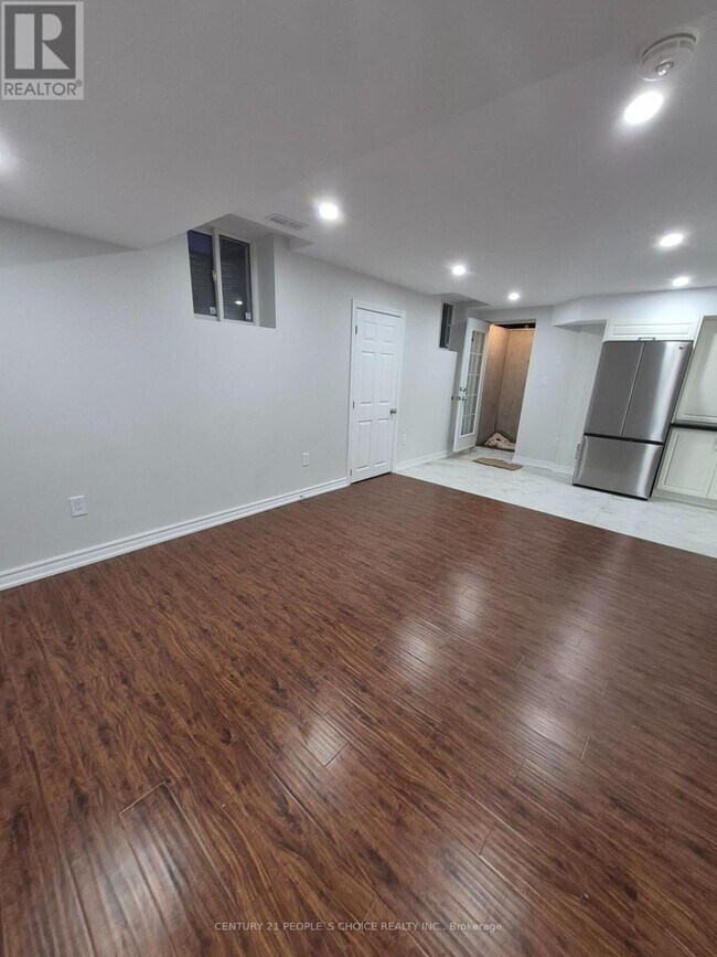 Building Photo - 4554 Willow Creek Dr