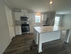 Building Photo - 663 Oregon St