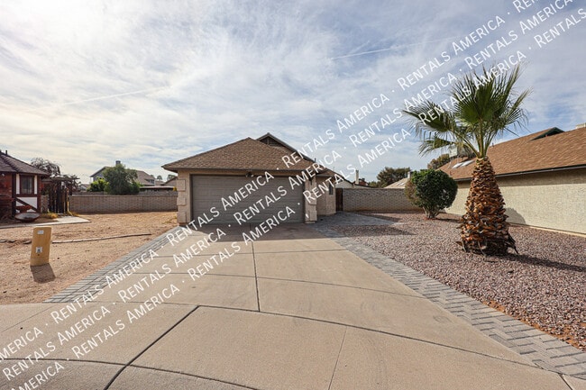 Building Photo - 1631 E Javelina Cir