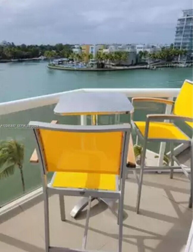 Foto del edificio - 5880 Collins Ave