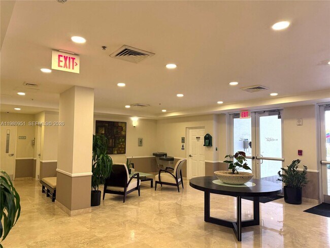 Foto del edificio - 900 SW 8th St