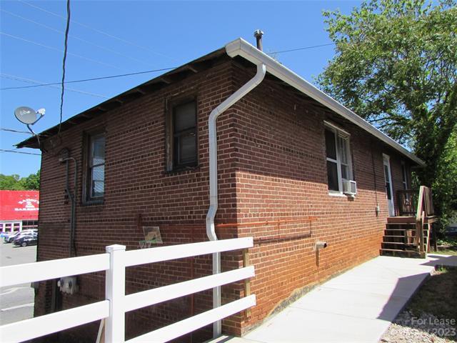 Primary Photo - 421 E Front St