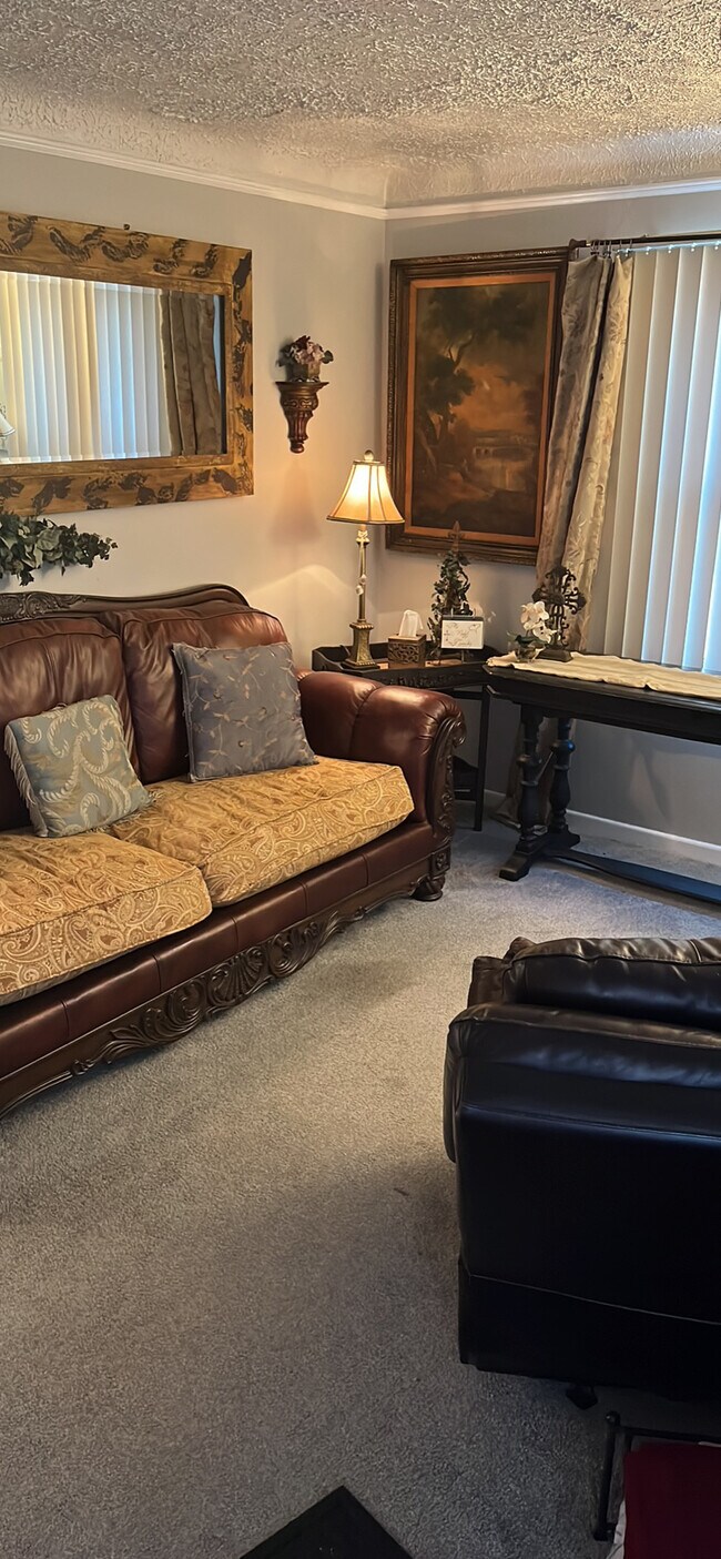 Building Photo - 163 W Annabelle Ave