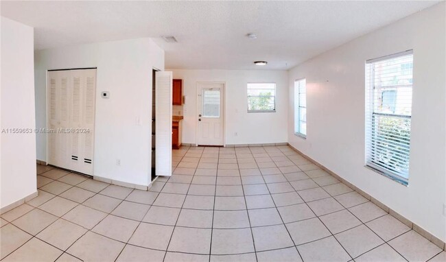 Foto del edificio - 2 bedroom in Hallandale FL 33009