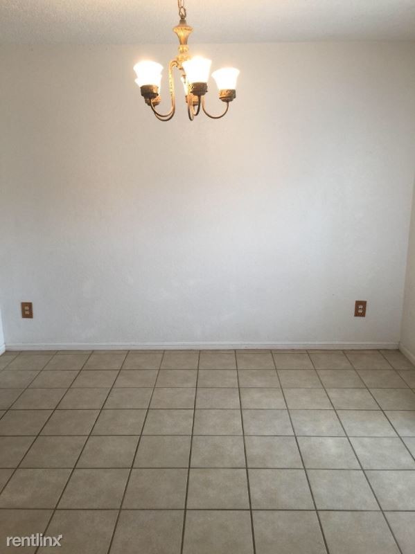 Building Photo - 3 br, 2 bath House - 2013 Moonlight Drive