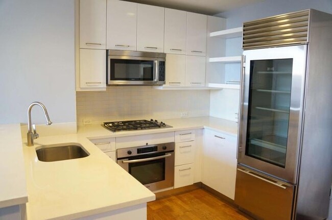 Building Photo - 2 bedroom in New York NY 10036