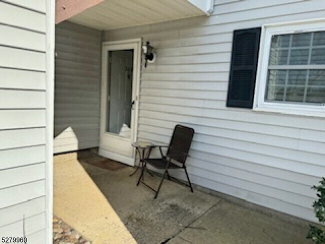 Foto del edificio - 369 Burdock Ct