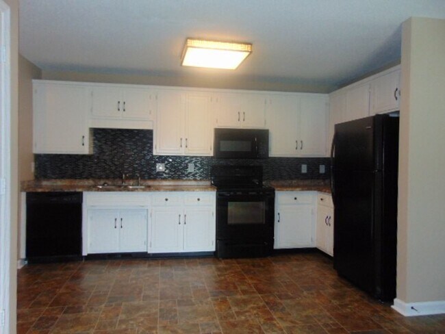 Foto del edificio - 3 Bedroom 2 Bathroom Home