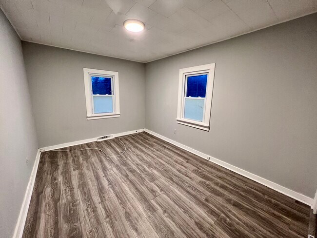 Building Photo - 13 US-206