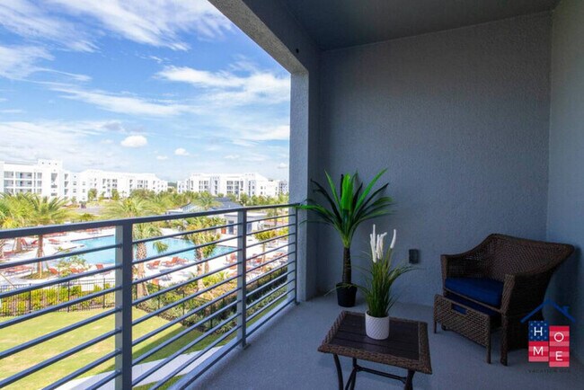 Foto del edificio - Tranquil Balcony: Charming Condo close to ...