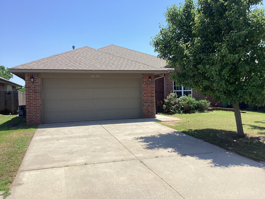 Foto principal - 12100 SW 10th St