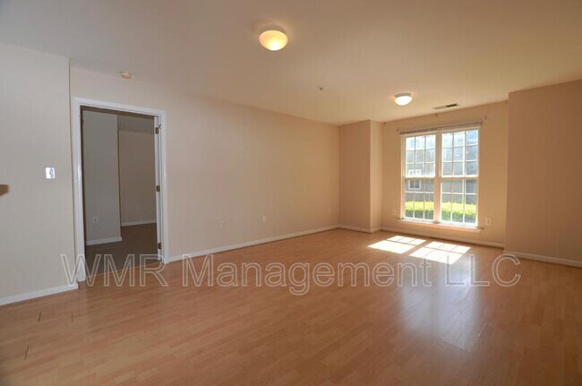 Foto del edificio - 9849 Campus Walk Ln