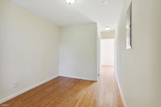 Foto del edificio - 2 br, 2 bath Triplex - 1616 WILLINGTON ST ...
