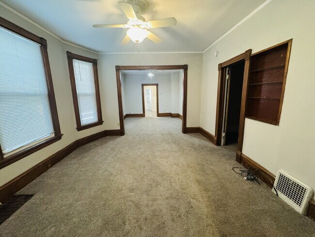 Foto del edificio - Charming 1-Bedroom + Den Retreat on Colfax Ave – Your Cozy Minneapolis Haven Awaits!