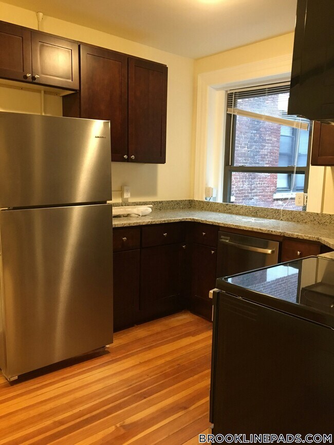 Foto del edificio - 1463 Beacon St