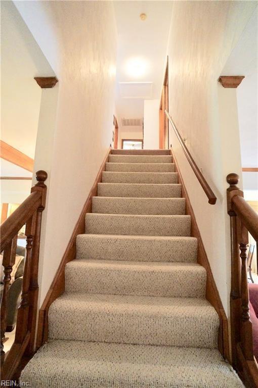 Photo - 937 Thompson Way House