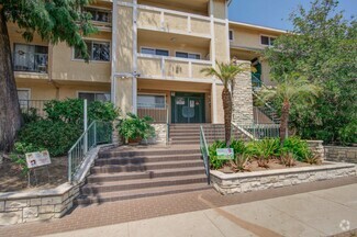 Building Photo - 121 Sinclair Ave