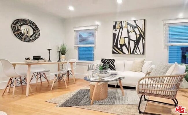 Building Photo - 520 Altair Pl